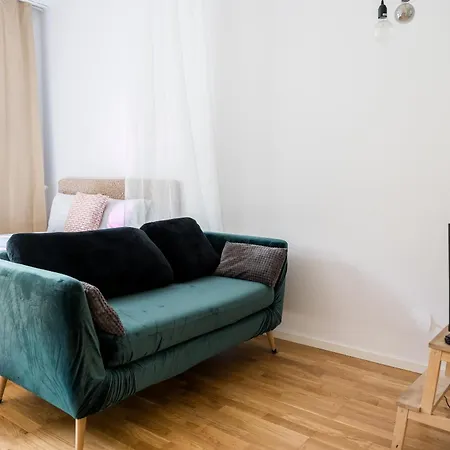 Апартаменти Rynek Jezycki Homely By Bookinghost